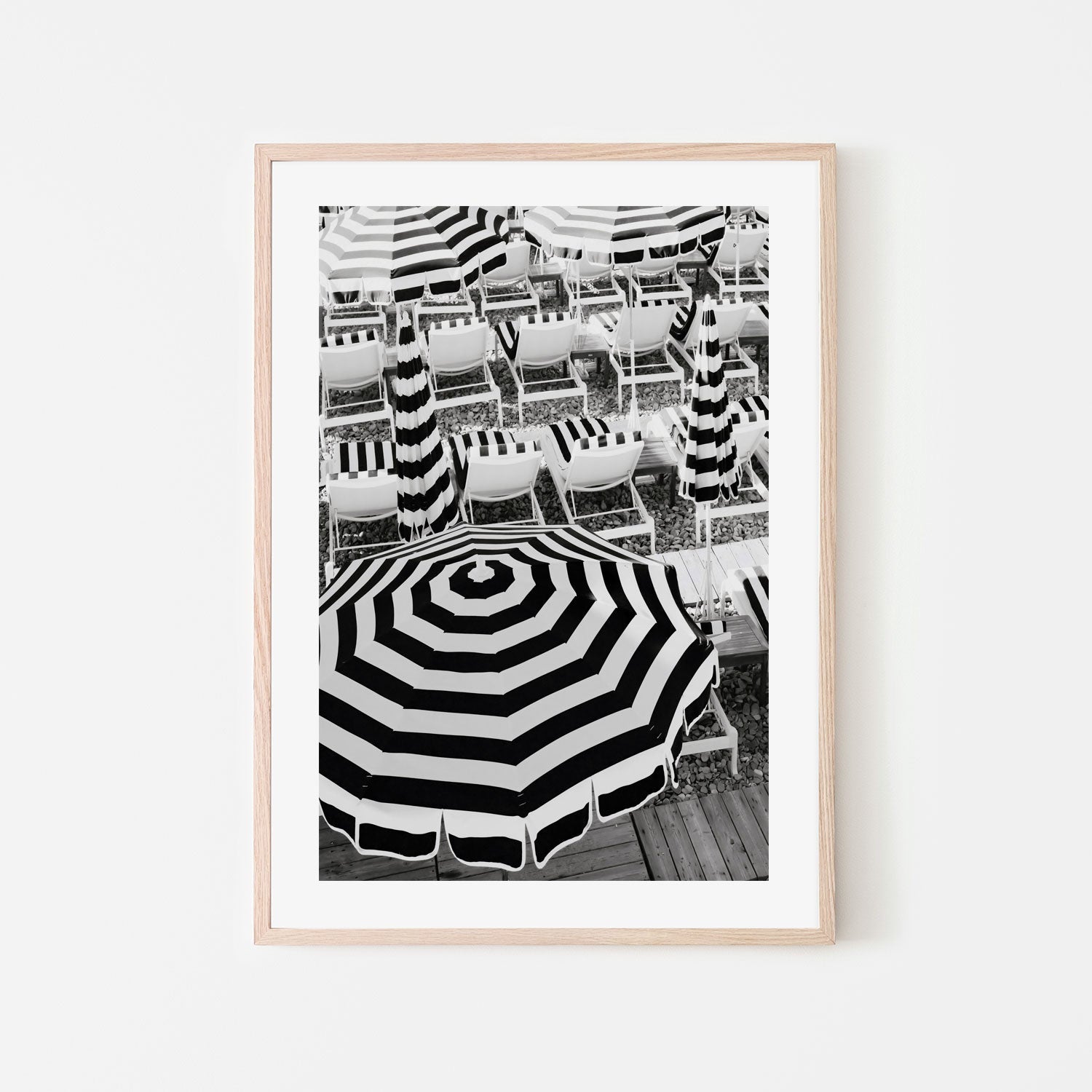 wall-art-print-canvas-poster-framed-Black and White Beach Umbrellas , By Pictufy-6