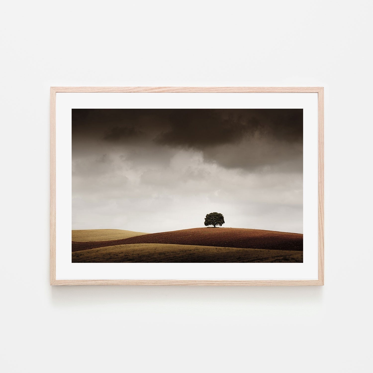 wall-art-print-canvas-poster-framed-Tuve Que Pararme Al Verla, by Alberto Merchán-by-Plus X Studio-Gioia Wall Art