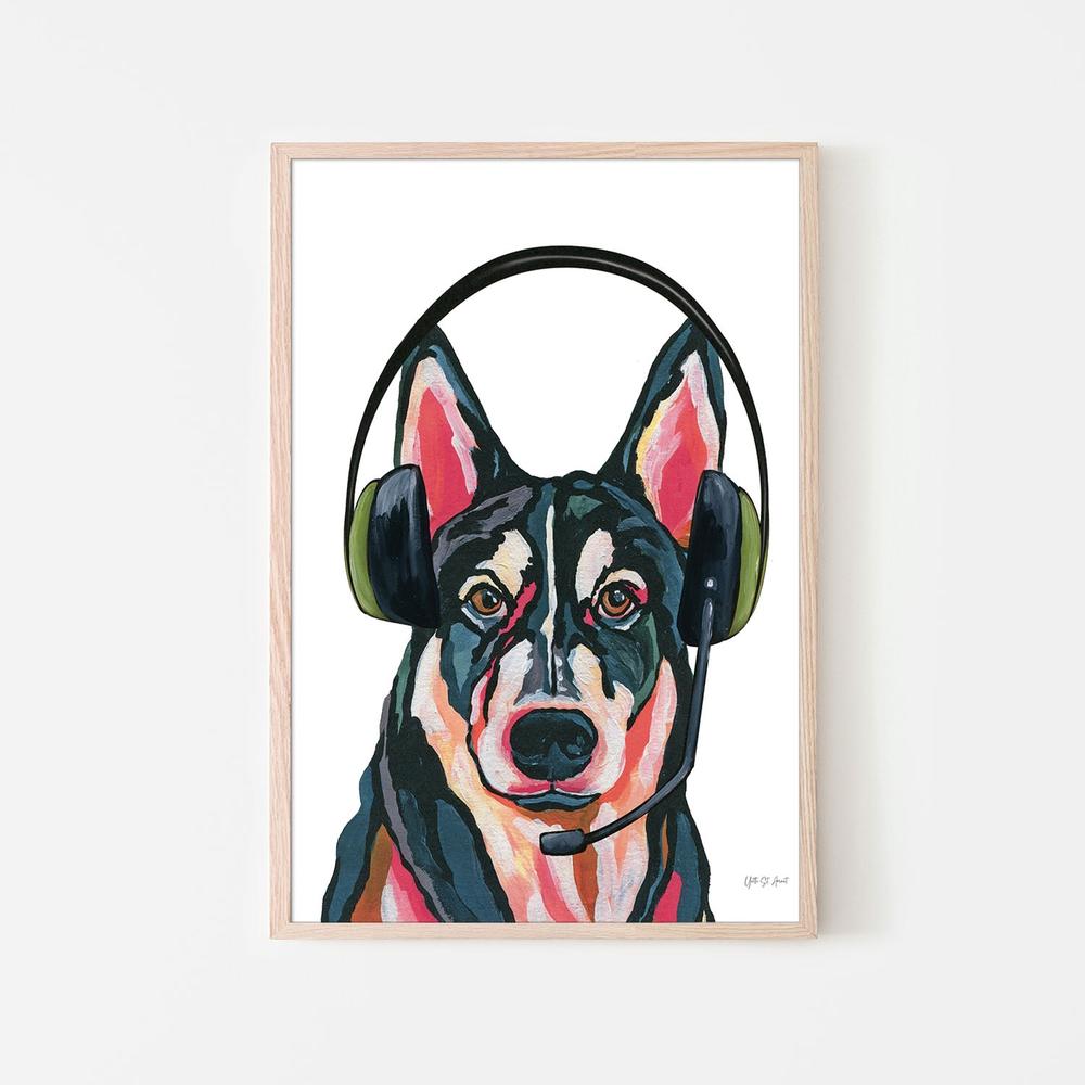 Gaming Husky-by-Yvette St. Amant-wall-art-print-canvas-poster-framed-Gioia